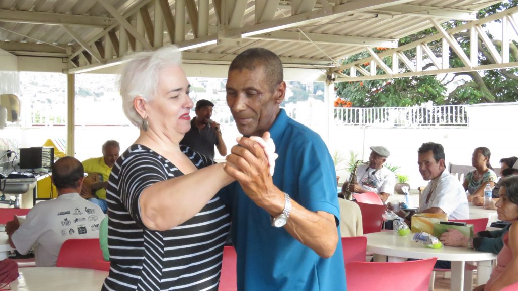 Pais do Instituto Mário Penna comemoram “o seu dia” com muita música