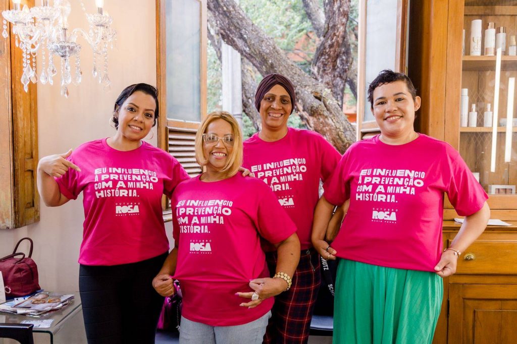 Instituto Mário Penna em parceria com Clube Morena Rosa abre comemorações do Outubro Rosa em ação com pacientes Entrelaçadas