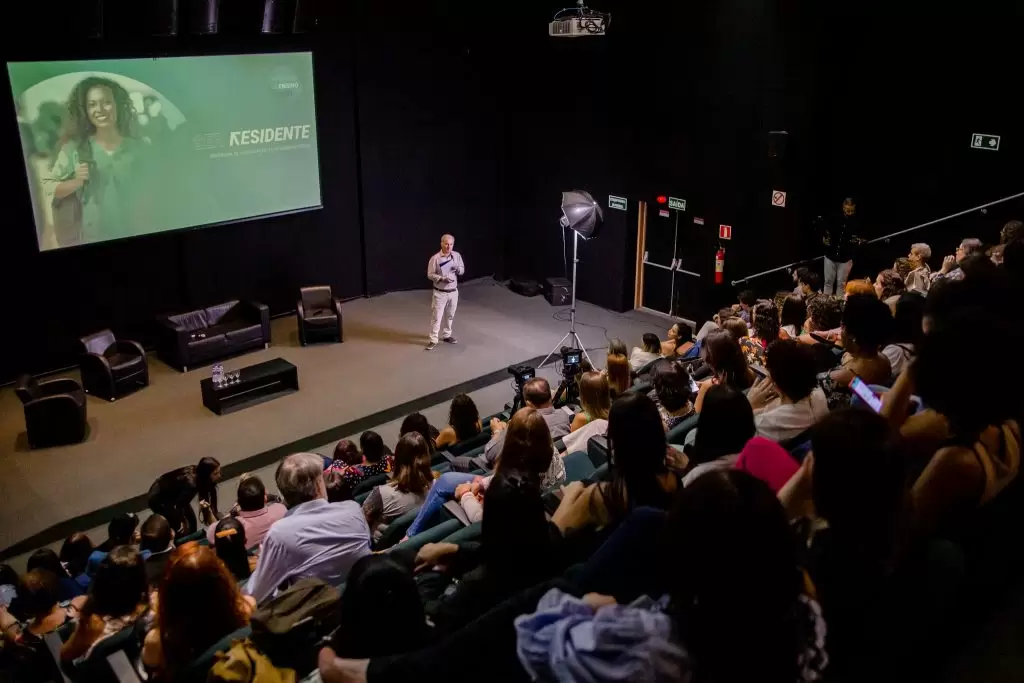 Ensino Mário Penna completa um ano de “Café com Ciência”com a 7ª edição do seminário em Minas